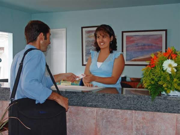 Pension Cardona Arrecife  Buitenkant foto